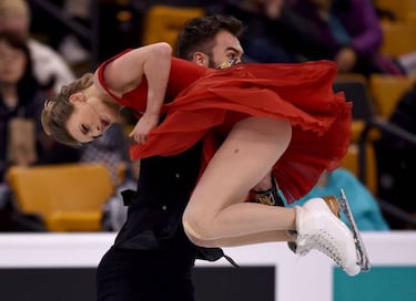 Ice dancing duo from France take gold and set new points record