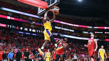 Mate de LeBron James durante el partido en el que los Lakers colocaron el 3-0 en su serie contra los Rockets.
