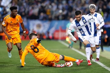 Valverde ya fue titular como lateral en Copa ante el Legans.