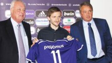 Marko Marin con su nueva camiseta.