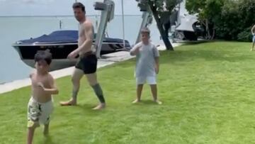 Los Messi jugando 'bobito' en un rondo que es viral