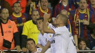 Pepe hace cortes de manga en la celebración del gol