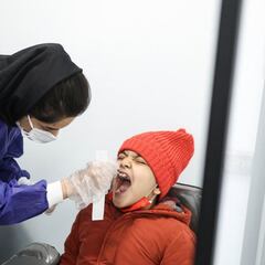 Un componente de los enjuagues bucales dificulta el contagio por coronavirus, según un estudio