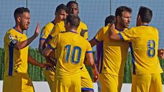 Los jugadores del Alcorc&oacute;n celebran un gol ante el Lleida.