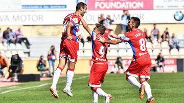 El Granada celebra un gol ante el Reus.