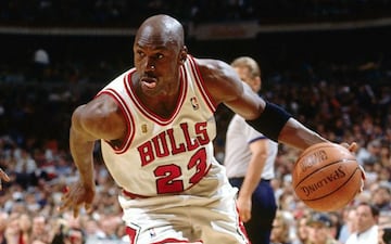 5,987 puntos en 179 partidos disputados solo con los Chicago Bulls. Tiene el mejor promedio del top 10: 33.4. Fue superado por LeBron James la temporada pasada.