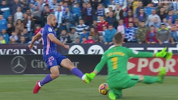 Cada día Ter Stegen se parece más a Messi: salvó al Barça otra vez