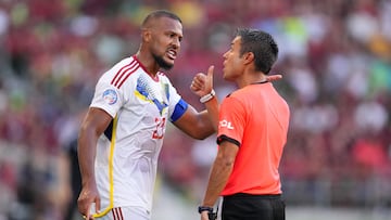 AUSTIN, TEXAS - JUNE 30: Salomon Rondon of Venezuela argues with the referee in the first half during the CONMEBOL Copa America 2024 Group B match between Jamaica and Venezuela at Q2 Stadium on June 30, 2024 in Austin, Texas. Sam Hodde/Getty Images/AFP (Photo by Sam Hodde / GETTY IMAGES NORTH AMERICA / Getty Images via AFP)