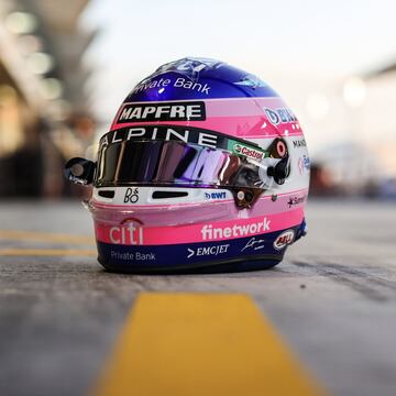 Así son los cascos de Fernando Alonso y Carlos Sainz