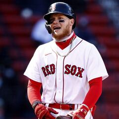 Alex Verdugo conectó sus primeros hits de la temporada