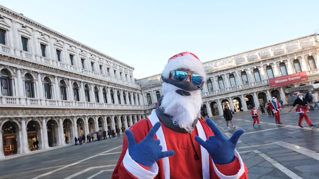 Sinterklaas, Santa-Kurosu, Santi Clo, Colacho, Djed Mraz, El Viejito Pascuero... who is Santa Claus to you?