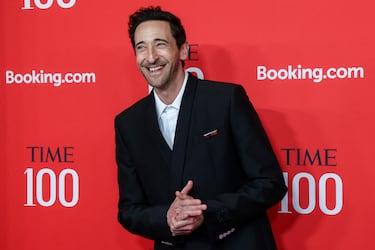 Adrien Brody posa en la alfombra roja de la gala TIME100 celebrada en la ciudad de Nueva York. 