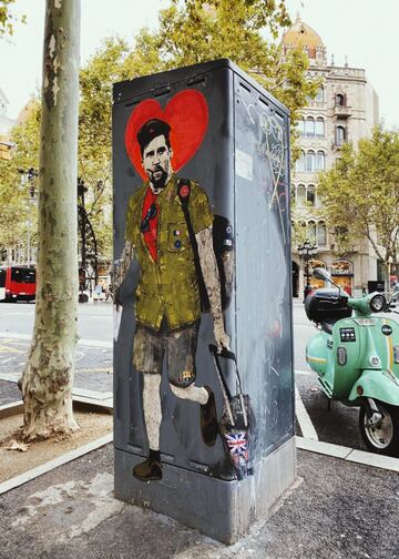 Su última obra en Barcelona no podía tener otro protagonista. Aparece Messi caracterizado como el Che Guevara, abandonando el club con una maleta. Ese trabajo, denominado ‘Hasta siempre, comandante’, se fraguó en verano, en plena tormenta por el futuro del astro argentino. Implícitas aparecían tres banderas, todas ellas haciendo referencia a sus tres posibles nuevos destinos: Francia (PSG), Italia (Inter) y Reino Unido (City). TVBoy aludió a “un homenaje cariñoso”, desmarcándose de cualquier tinte político en la pintura e inspirándose también en la portada de L’Equipe (El Che del Barça, titulaba). Un adiós interruptus, ya que Messi finalmente continúa en la plantilla azulgrana.