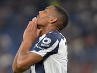 AME4279. GUADALUPE (MÉXICO), 11/02/2026.- Anthony Martial de Monterrey se lamenta este miércoles, en un partido de la Copa de Campeones Concacaf entre Monterrey y Xelajú en el estadio BBVA en Guadalupe (México). EFE/ Miguel Sierra