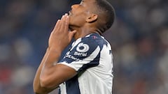 Rayados lo confirma, Martial tiene una grave lesión
