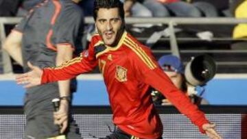 <b>DOBLETE.</b> Güiza salió en la segunda parte, logró dos goles y fue el jugador más brillante de la Selección.