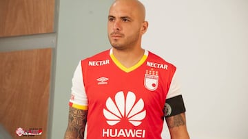 Santa Fe lanza camiseta 2017 para FPC y Copa Libertadores