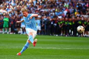 El jugador belga del Manchester City (33 años) gana 35 millones de dólares por su labor dentro del terreno de juego y 4 millones de dólares por los diferentes patrocinios. 