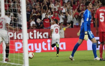 3-0. Ben Yedder celebró el tercer gol.