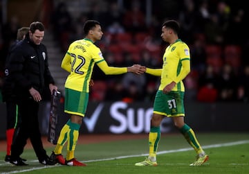 Canteranos del Norwich City Josh (derecha) y Jacob (izquierda) debutaron en Premier League en 2014. Han hecho carrera en las diferente categorías del fútbol inglés.