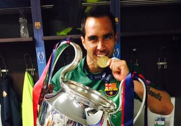 Aunque la UEFA no lo registre, Claudio Bravo sí fue campeón de la Champions League. Es el único chileno que posee una madalla, al festejar con el FC Barcelona en 2015, pese a no sumar minutos.