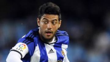 Carlos Vela en acción durante un partido de la Real Sociedad, equipo al que llegó en 2011.