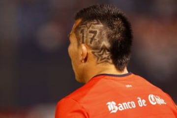 El volante sse realizó este corte de pelo, inspirándose en el número de camiseta que ocupa.