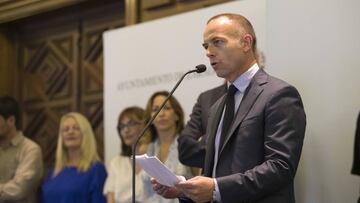 Christian Lapetra, en la recepci&oacute;n al Ayuntamiento del verano pasado.