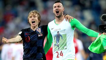FIFA proh¨ªbe a Subasic ense?ar la camiseta de su amigo fallecido