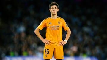 SAN SEBASTIAN, SPAIN - SEPTEMBER 14: Arda Guler of Real Madrid CF looks on during the LaLiga EA Sports match between Real Sociedad and Real Madrid CF at Reale Arena on September 14, 2024 in San Sebastian, Spain. (Photo by Ion Alcoba Beitia/Getty Images)