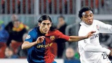 <b>CHAMPIONS. </b>Martín Cáceres, en acción con el Barça durante un partido de Champions League en el Camp Nou contra el Shakhtar Donetsk.