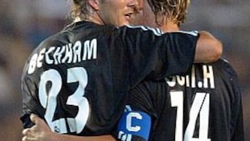 <b>MODELO</B>. Beckham y sus peinados están muy de moda, pero en China quieren evitar el pelo largo y las coletas.