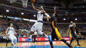 Rajon Rondo entra a canasta ante la defensa de Jordan Clarkson.