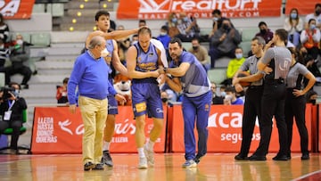 27-03-2022 El escolta del Valencia Basket Klemen Prepelic.
 
 El escolta del Valencia Basket Klemen Prepelic sufri&oacute; una dura fractura en el brazo izquierdo, en una ca&iacute;da en el &uacute;ltimo minuto del duelo de este domingo ante el UCAM Murcia, por la cual dice adi&oacute;s a la temporada y pasar&aacute; por quir&oacute;fano.
 
 DEPORTES
 ACB PHOTO / J. BERNAL
 