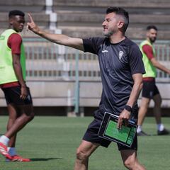 Ania: “No soy de regalar minutos”