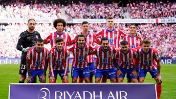 Soccer Football - LaLiga - Atletico Madrid v Leganes - Civitas Metropolitano, Madrid, Spain - October 20, 2024 Atletico Madrid players pose for a team group photo before the match REUTERS/Ana Beltran