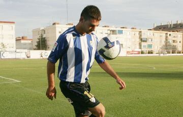 Entrenamiento de Adrián López en su anterior etapa cpn el Málaga en 2009..