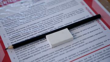 Santiago, 5 de diciembre de 2021.
Informan sobre las medidas para garantizar la seguridad sanitaria de los mas de 275 mil postulantes inscritos para rendir la PDT en dos grupos a partir del lunes 6 de diciembre de 2021.
Dragomir Yankovic/Aton Chile