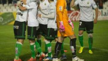 El Racing celebra el gol de Concha