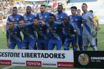 Emelec buscaba los 3 puntos para evitar quedar último de su grupo.