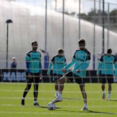 El Espanyol de Vicente Moreno juega con red y sin acrobacias