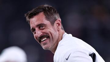 EAST RUTHERFORD, NEW JERSEY - OCTOBER 01: Injured Aaron Rodgers #8 of the New York Jets looks on prior to the game against the Kansas City Chiefs at MetLife Stadium on October 01, 2023 in East Rutherford, New Jersey.   Dustin Satloff/Getty Images/AFP (Photo by Dustin Satloff / GETTY IMAGES NORTH AMERICA / Getty Images via AFP)