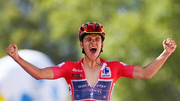 Remco Evenepoel celebra su victoria en el Alto del Piornal, meta de la 18? etapa de La Vuelta 2022.