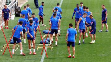 Los jugadores del Atl&eacute;tico durante el entrenamiento.