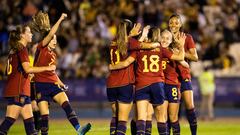 España aplasta a Argentina