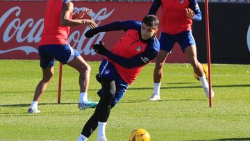 El delantero del Atlético de Madrid Álvaro Morata durante el entrenamiento de este sábado en la Ciudad Ceportiva del Club en Majadahonda, en vista al próximo partido, ante el FC Barcelona, que disputarán el próxido domingo en la ciudad condal.