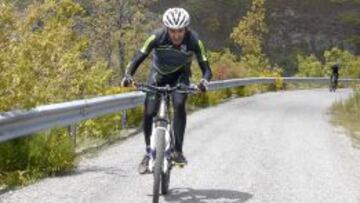 Javier Guill&eacute;n, director de la Vuelta, ascendi&oacute; en primavera La Camperona junto a AS.
 