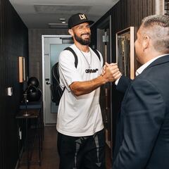 Olivier Giroud arrives in LA ahead of LAFC debut in Leagues Cup