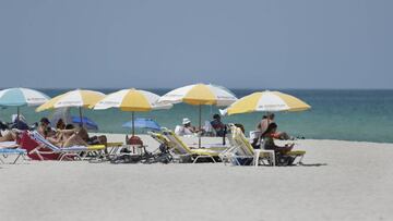 Ciudadanos de Florida en la playa. Miami, Fla. Junio 30, 2020.