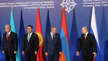 YEREVAN, ARMENIA - NOVEMBER 23: (RUSSIA OUT) L-R: Kazakh President Kassym-Jomart Tokayev, Kyrgyz President Sadyr Japarov, Russian President Vladimir Putin, Armenian Prime Minister Nikol Pashinyan pose for a group photo during the welcoming ceremony on November 23, 2022 in Yerevan, Armenia. Leaders of Russia, Armenia, Belarus, Kazakhstan, Kyrgyzstan and Tajikistan have arrived to Yerevan to participate in the Summit of CSTO (Collective Security Treaty Organisation). (Photo by Contributor/Getty Images)